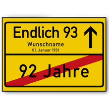 Laden Sie das Bild in den Galerie-Viewer, 93. Geburtstag Ortsschild personalisiert 93 Jahre Deko Jahrgang 1933 personalisiertes Geschenk lustig