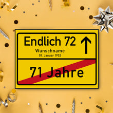 Laden Sie das Bild in den Galerie-Viewer, 72. Geburtstag Ortsschild personalisiert 72 Jahre Deko Jahrgang 1954 personalisiertes Geschenk lustig