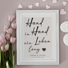 Laden Sie das Bild in den Galerie-Viewer, Hand in Hand ein Leben lang - Personalisiertes Partner Poster mit Namen & Datum | Jahrestag Geschenk zur Hochzeit Poster