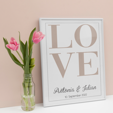 Laden Sie das Bild in den Galerie-Viewer, LOVE Partner Poster Personalisiert Namen & Datum Jahrestag Geschenk zur Hochzeit Poster für Paare Verlobte Hochzeitsgeschenk