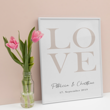 Laden Sie das Bild in den Galerie-Viewer, LOVE Partner Poster Personalisiert mit Namen & Datum Geschenk Valentinstag Hochzeit