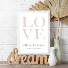 Laden Sie das Bild in den Galerie-Viewer, LOVE Partner Poster Personalisiert mit Namen & Datum Geschenk Valentinstag Hochzeit