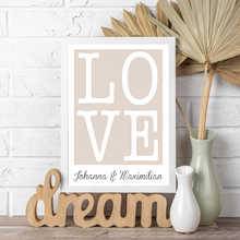 Laden Sie das Bild in den Galerie-Viewer, LOVE Partner Poster Personalisiert mit Namen Geschenk zur Hochzeit Poster für Paare Verlobte Hochzeitsgeschenk