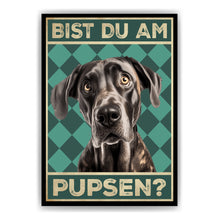 Laden Sie das Bild in den Galerie-Viewer, Deutsche Dogge - Bist du am Pupsen? Hunde Poster Badezimmer Gästebad Wandbild Klo Toilette Dekoration Lustiges Gäste-WC Bild DIN A4