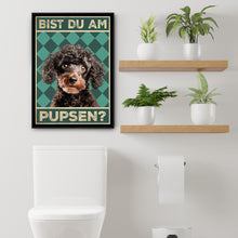 Laden Sie das Bild in den Galerie-Viewer, Pudel - Bist du am Pupsen? Hunde Poster Badezimmer Gästebad Wandbild Klo Toilette Dekoration Lustiges Gäste-WC Bild DIN A4