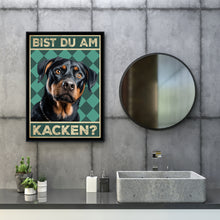 Laden Sie das Bild in den Galerie-Viewer, Rottweiler - Bist du am Kacken? Hunde Poster Badezimmer Gästebad Wandbild Klo Toilette Dekoration Lustiges Gäste-WC Bild DIN A4