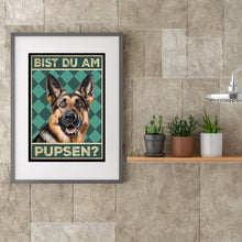 Laden Sie das Bild in den Galerie-Viewer, Deutscher Schäferhund - Bist du am Pupsen? Hunde Poster Badezimmer Gästebad Wandbild Klo Toilette Dekoration Lustiges Gäste-WC Bild DIN A4