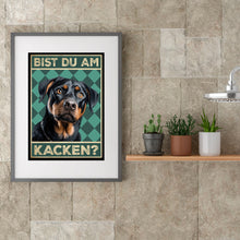 Laden Sie das Bild in den Galerie-Viewer, Rottweiler - Bist du am Kacken? Hunde Poster Badezimmer Gästebad Wandbild Klo Toilette Dekoration Lustiges Gäste-WC Bild DIN A4