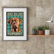 Laden Sie das Bild in den Galerie-Viewer, Bordeaux Dogge - Bist du am Pupsen? Hunde Poster Badezimmer Gästebad Wandbild Klo Toilette Dekoration Lustiges Gäste-WC Bild DIN A4