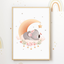 Laden Sie das Bild in den Galerie-Viewer, Koala Mama Bilder 3er Set DIN A4 Kinderzimmer Wandbilder Babyzimmer Poster Dekoration
