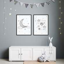 Laden Sie das Bild in den Galerie-Viewer, Mond Sterne 2er Set Bilder Kinderzimmer Deko DIN A4 Poster Babyzimmer Wandbilder