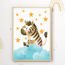 Laden Sie das Bild in den Galerie-Viewer, Elefant Zebra Löwe Nilpferd Sterne Wolken 4er Set Kinderzimmer Bilder DIN A4 Poster Babyzimmer Wandbilder Dekoration