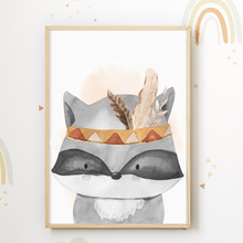Laden Sie das Bild in den Galerie-Viewer, Indianer Tiere Bilder 4er Set DIN A4 Kinderzimmer Wandbilder Babyzimmer Poster Dekoration - Giraffe Waschbär Fuchs Reh