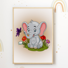 Laden Sie das Bild in den Galerie-Viewer, Safari Tiere Zebra Elefant Giraffe Bilder 3er Set DIN A4 Kinderzimmer Wandbilder Babyzimmer Poster Dekoration