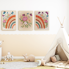 Laden Sie das Bild in den Galerie-Viewer, Regenbogen Schmetterling Blumen Bilder 3er Set DIN A4 Kinderzimmer Wandbilder Babyzimmer Poster Dekoration