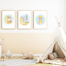 Laden Sie das Bild in den Galerie-Viewer, Fuchs Elefant Giraffe Mond 3er Set Kinderzimmer Bilder DIN A4 Wandbilder Deko Babyzimmer Poster