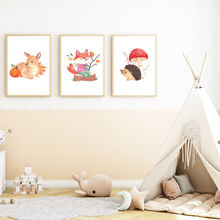 Laden Sie das Bild in den Galerie-Viewer, Waldtiere 3er Set Kinderzimmer Bilder DIN A4 Poster Babyzimmer Wandbilder Dekoration - Reh Fuchs Igel