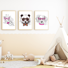 Laden Sie das Bild in den Galerie-Viewer, Giraffe Panda Dalmatiner Sonnenbrille Bilder 3er Set DIN A4 Kinderzimmer Wandbilder Babyzimmer Poster Dekoration