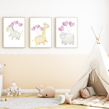 Laden Sie das Bild in den Galerie-Viewer, Luftballon Tiere 3er Set Kinderzimmer Bilder DIN A4 Poster Babyzimmer Wandbilder Dekoration - Esel Giraffe Nashorn