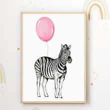 Laden Sie das Bild in den Galerie-Viewer, Niedliche Safari Tiere Luftballon Bilder 3er Set DIN A4 Kinderzimmer Wandbilder Babyzimmer Poster Dekoration - Giraffe Elefant Zebra