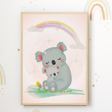 Laden Sie das Bild in den Galerie-Viewer, Mama Kind Waldtiere Familie Bilder 3er Set DIN A4 Kinderzimmer Wandbilder Babyzimmer Poster Dekoration - Hase Elefant Koala