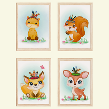 Laden Sie das Bild in den Galerie-Viewer, Süße Waldtiere Safari Tiere Bilder 4er Set DIN A4 Kinderzimmer Wandbilder Babyzimmer Poster Dekoration - Giraffe Eichhörnchen Fuchs Reh