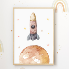 Laden Sie das Bild in den Galerie-Viewer, Pastell Weltraum Stern Mond Regenbogen Rakete Bilder 6er Set DIN A4 Kinderzimmer Wandbilder Babyzimmer Poster Dekoration