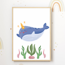 Laden Sie das Bild in den Galerie-Viewer, Meerestiere 6er Set Kinderzimmer Bilder DIN A4 Wandbilder Deko Babyzimmer Poster - Schildkröte Krabbe Wal Fisch Seepferdchen