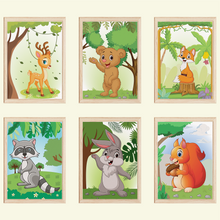 Laden Sie das Bild in den Galerie-Viewer, Niedliche Waldtiere Bilder 6er Set DIN A4 Kinderzimmer Wandbilder Babyzimmer Poster Dekoration - Reh Bär Fuchs Waschbär Hase Eichhörnchen