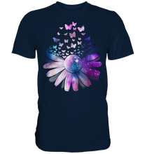 Laden Sie das Bild in den Galerie-Viewer, Frauen Galaxie Schmetterling T-Shirt