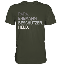 Laden Sie das Bild in den Galerie-Viewer, Papa Ehemann Beschützer Held T-Shirt Vatertag Geschenkidee