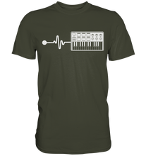 Laden Sie das Bild in den Galerie-Viewer, Modulares Synthesizer Keyboard Synth Heartbeat T-Shirt