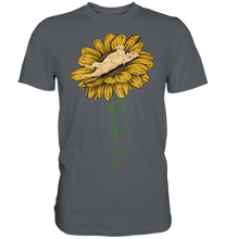 Laden Sie das Bild in den Galerie-Viewer, Labrador Sonnenblumen T-Shirt Garten Motiv Gärtner Hunde Geschenk