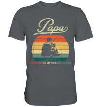 Laden Sie das Bild in den Galerie-Viewer, Angler Papa Sohn Angeln Vatertag Geschenk Vater T-Shirt