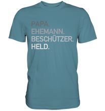 Laden Sie das Bild in den Galerie-Viewer, Papa Ehemann Beschützer Held T-Shirt Vatertag Geschenkidee