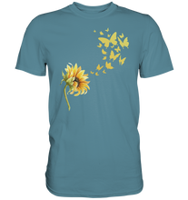 Laden Sie das Bild in den Galerie-Viewer, Schmetterling Sonnenblumen T-Shirt Garten Motiv Gärtner Geschenk Sommer