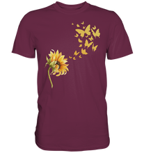 Laden Sie das Bild in den Galerie-Viewer, Schmetterling Sonnenblumen T-Shirt Garten Motiv Gärtner Geschenk Sommer