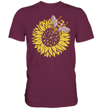 Laden Sie das Bild in den Galerie-Viewer, Biene Sonnenblumen T-Shirt Gärtner Imker Geschenk Garten