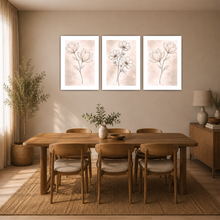 Laden Sie das Bild in den Galerie-Viewer, Magnolie Poster 3er Set Beige Boho Botanische Blumen Wandbilder
