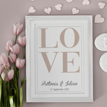 Laden Sie das Bild in den Galerie-Viewer, LOVE Partner Poster Personalisiert Namen &amp; Datum Jahrestag Geschenk zur Hochzeit Poster für Paare Verlobte Hochzeitsgeschenk
