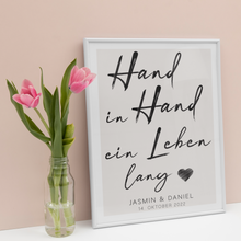 Laden Sie das Bild in den Galerie-Viewer, Hand in Hand ein Leben lang - Personalisiertes Partner Poster mit Namen &amp; Datum | Jahrestag Geschenk zur Hochzeit Poster
