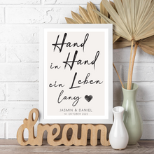 Laden Sie das Bild in den Galerie-Viewer, Hand in Hand ein Leben lang - Personalisiertes Partner Poster mit Namen &amp; Datum | Jahrestag Geschenk zur Hochzeit Poster
