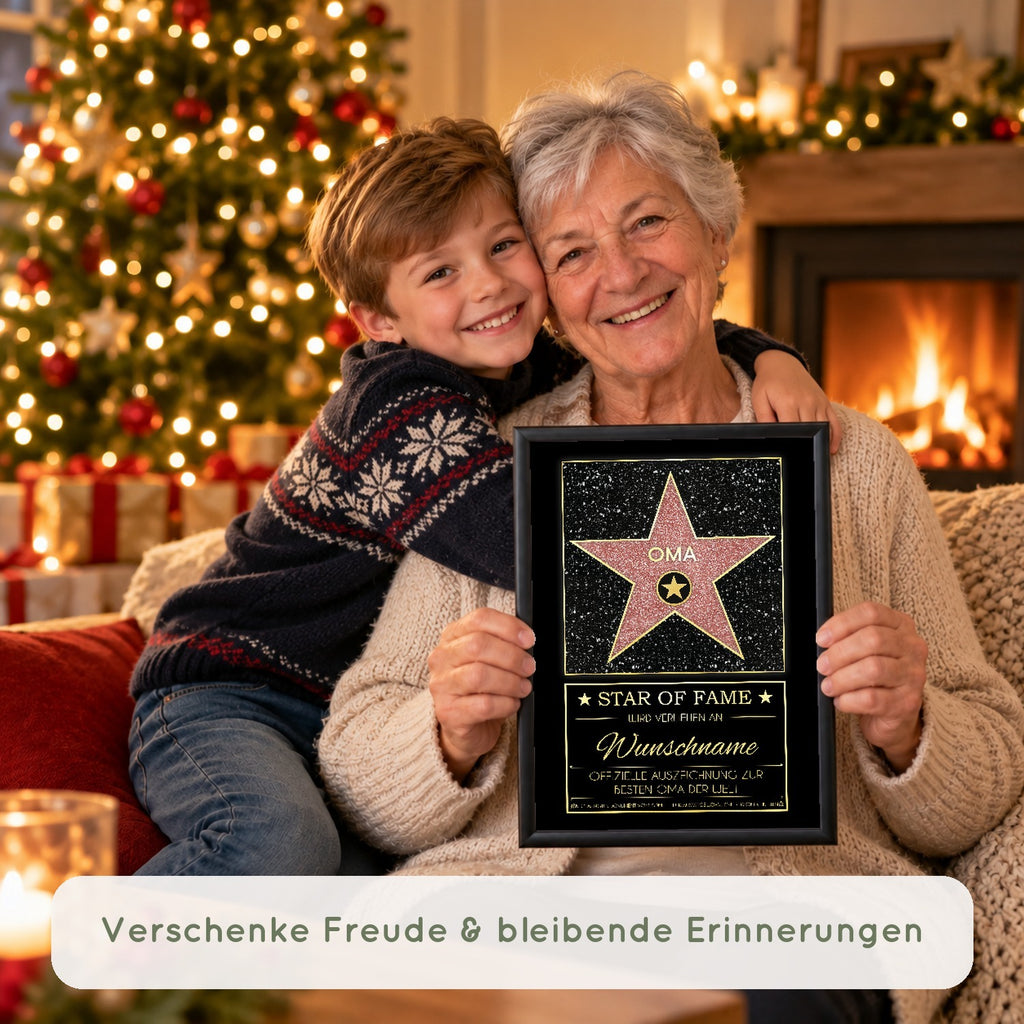 Familienmoment an Weihnachten mit dem gerahmten Oma Star of Fame Bild