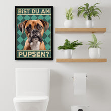 Laden Sie das Bild in den Galerie-Viewer, Boxer - Bist du am Pupsen? Hunde Poster Badezimmer Gästebad Wandbild Klo Toilette Dekoration Lustiges Gäste-WC Bild DIN A4
