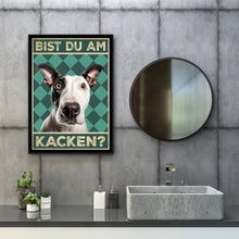 Laden Sie das Bild in den Galerie-Viewer, Bullterrier - Bist du am Kacken? Hunde Poster Badezimmer Gästebad Wandbild Klo Toilette Dekoration Lustiges Gäste-WC Bild DIN A4
