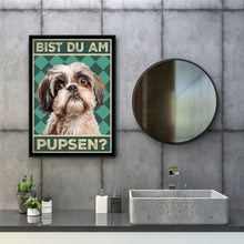 Laden Sie das Bild in den Galerie-Viewer, Shih Tzu - Bist du am Pupsen? Hunde Poster Badezimmer Gästebad Wandbild Klo Toilette Dekoration Lustiges Gäste-WC Bild DIN A4
