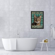 Laden Sie das Bild in den Galerie-Viewer, Bist du am Pupsen? Katzen Poster Badezimmer Gästebad Wandbild Klo Toilette Dekoration Lustiges Gäste-WC Bild DIN A4 - Katze 01
