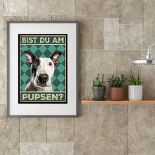 Laden Sie das Bild in den Galerie-Viewer, Bullterrier - Bist du am Pupsen? Hunde Poster Badezimmer Gästebad Wandbild Klo Toilette Dekoration Lustiges Gäste-WC Bild DIN A4
