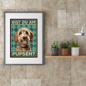 Goldendoodle - Bist du am Pupsen? Hunde Poster Badezimmer Gästebad Wandbild Klo Toilette Dekoration Lustiges Gäste-WC Bild DIN A4
