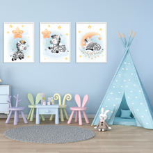 Laden Sie das Bild in den Galerie-Viewer, 3er Set Poster für Kinderzimmer Bilder Babyzimmer Babyparty Kinderposter Zebra

